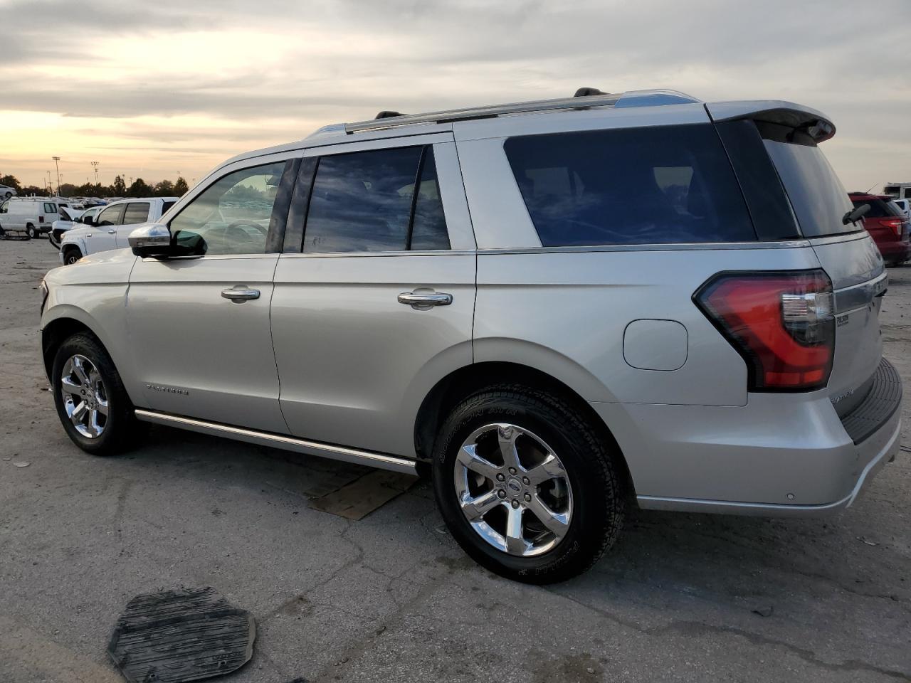 2019 Ford Expedition Platinum - Image 2