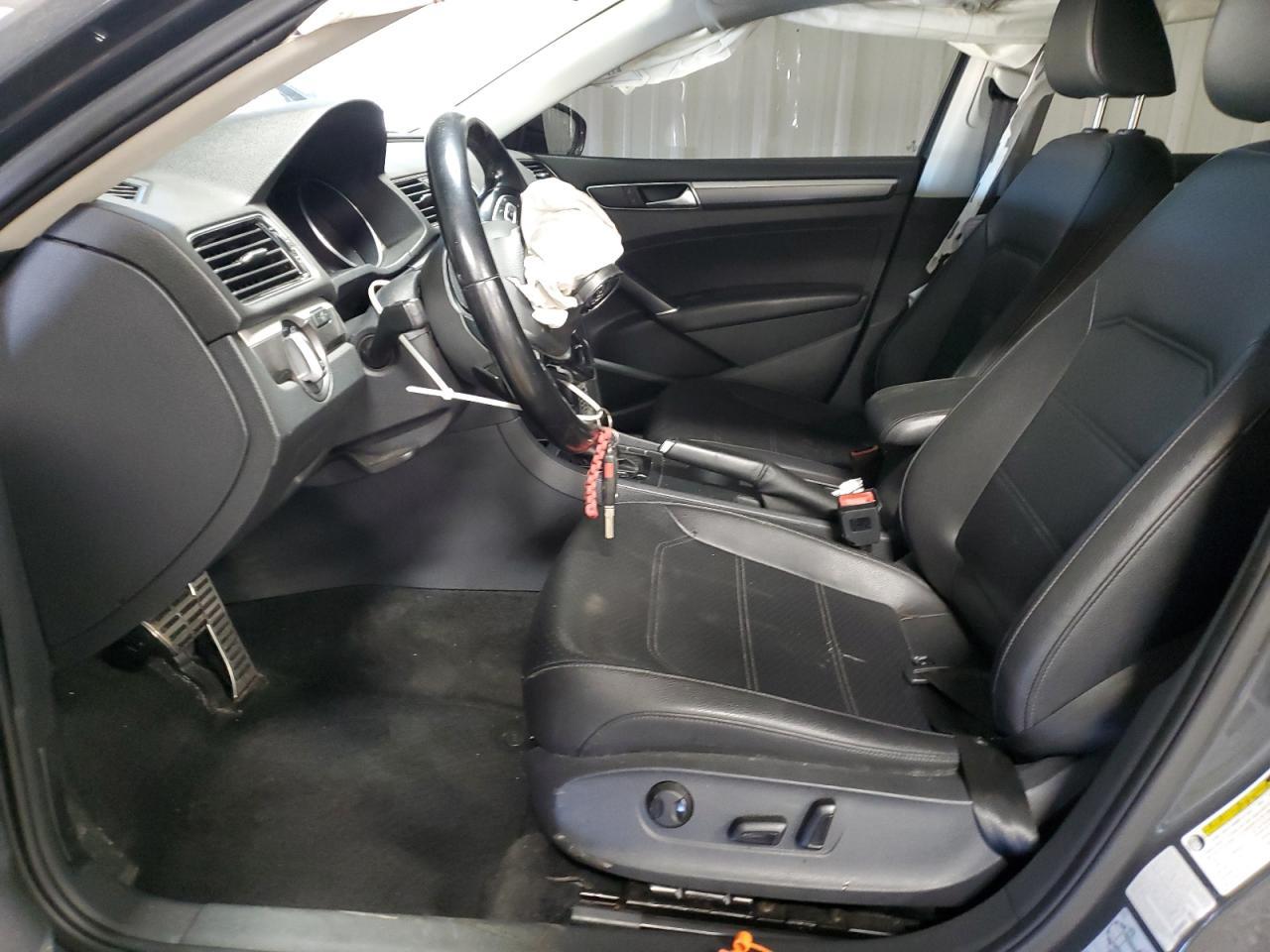 2017 Volkswagen Passat R-Line - Фото 7