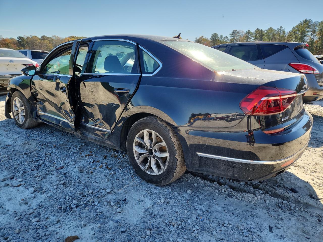 2017 Volkswagen Passat S - Фото 2