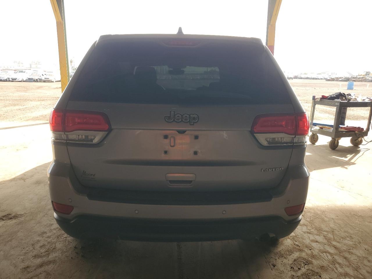 2019 Jeep Grand Cherokee Laredo - Image 6