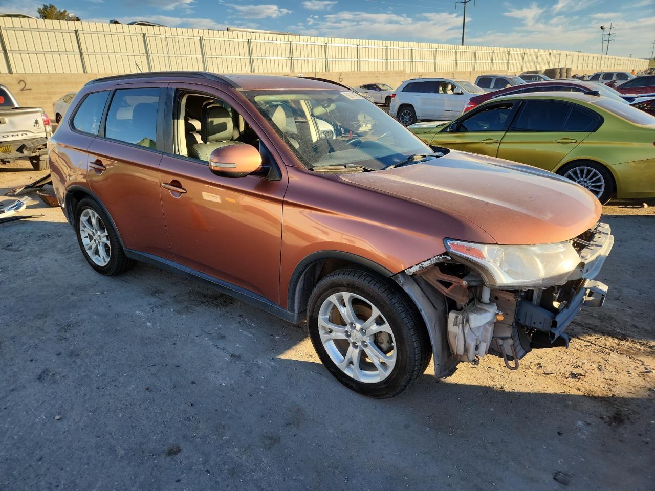 2015 Mitsubishi Outlander Se - Image 4