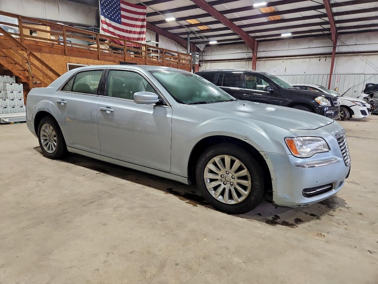 2013 Chrysler 300 - Фото 4