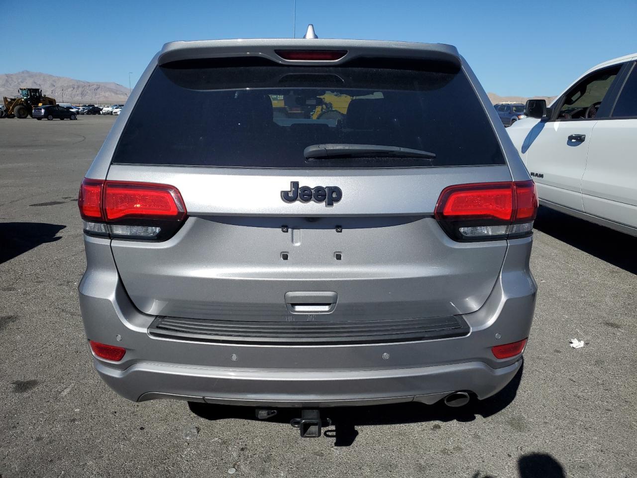 2019 Jeep Grand Cherokee Laredo - Image 6