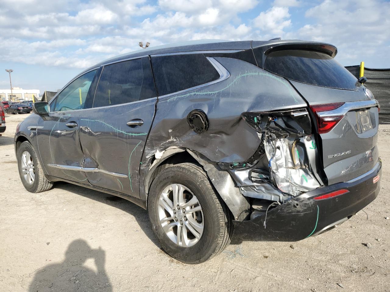 2020 Buick Enclave Essence - Image 2