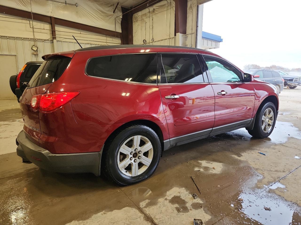 2010 Chevrolet Traverse Lt - Image 3