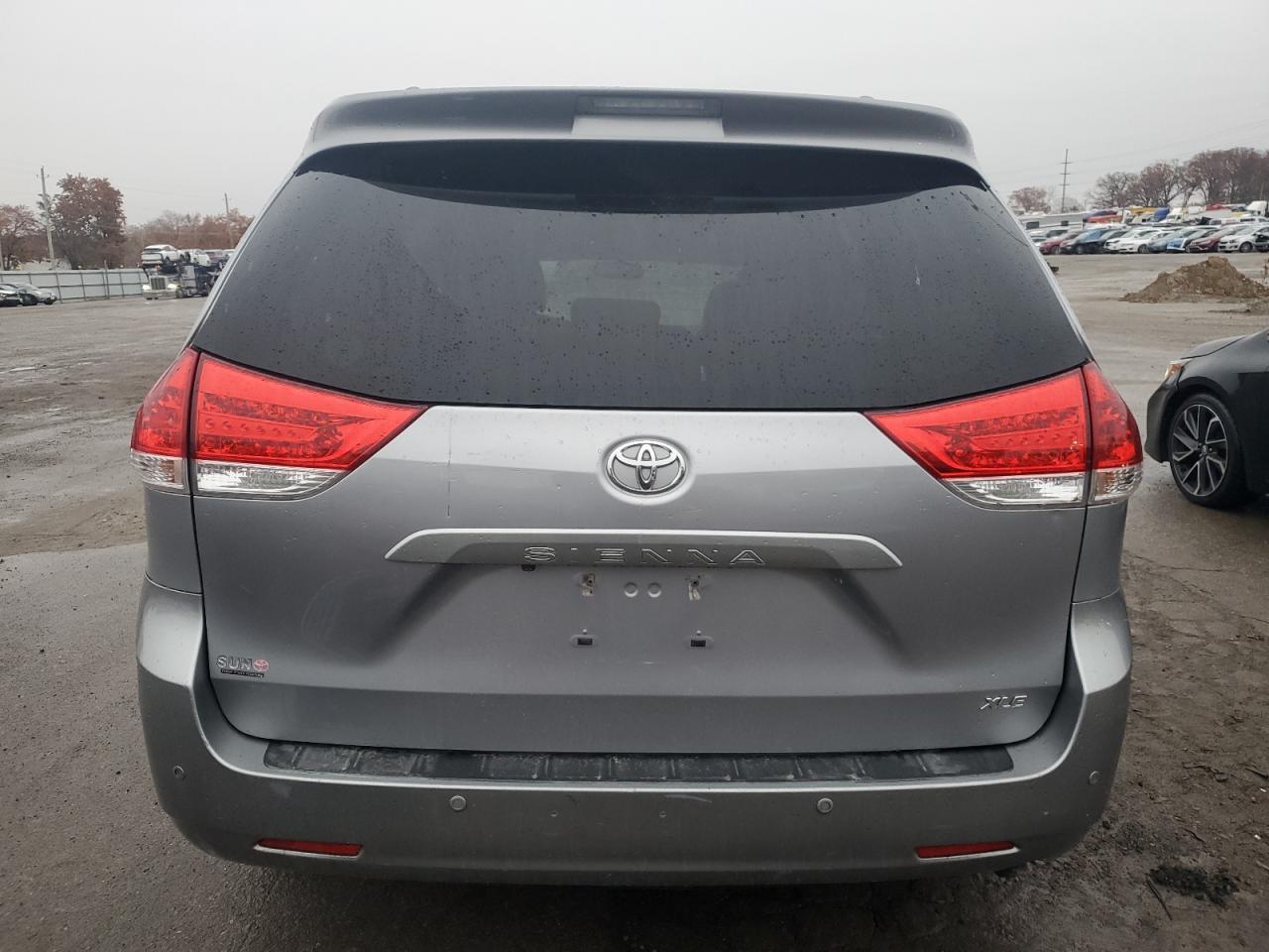 2011 Toyota Sienna Xle - Image 6