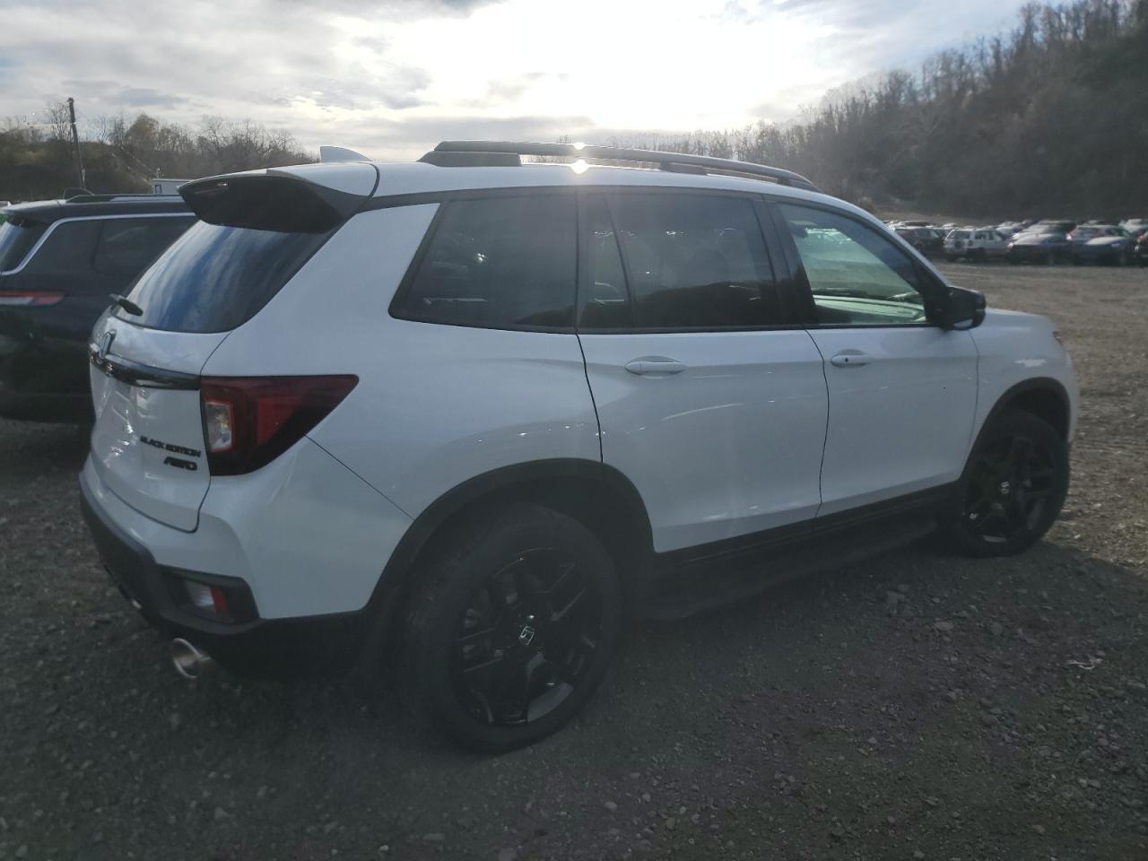2024 Honda Passport Black Edition - Image 3