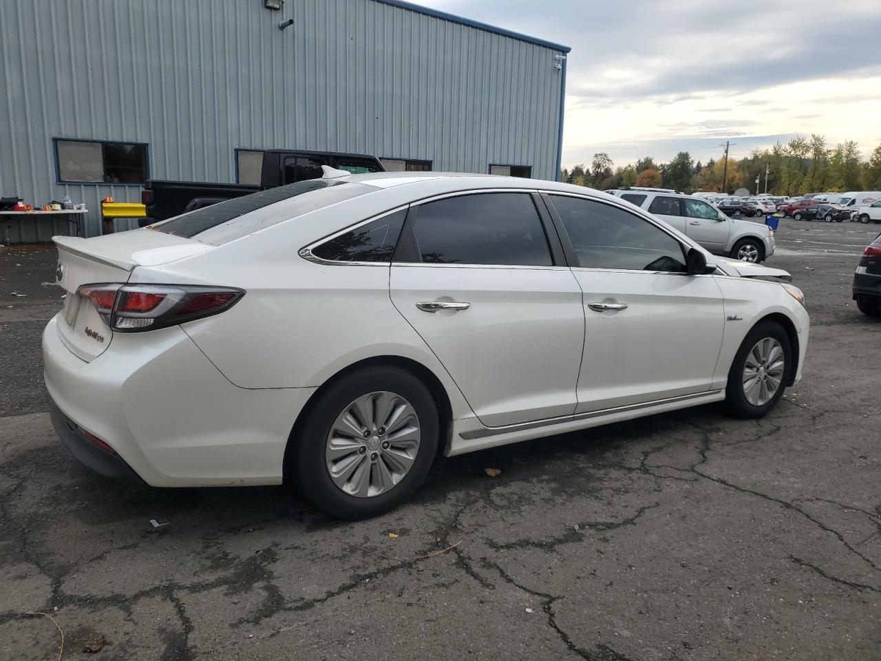 2016 Hyundai Sonata Hybrid - Image 3