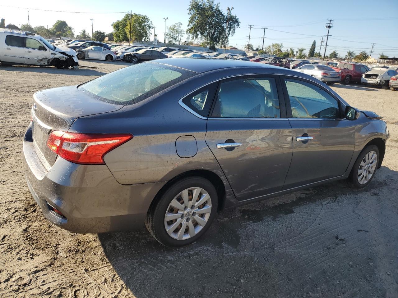 2016 Nissan Sentra S - Фото 3