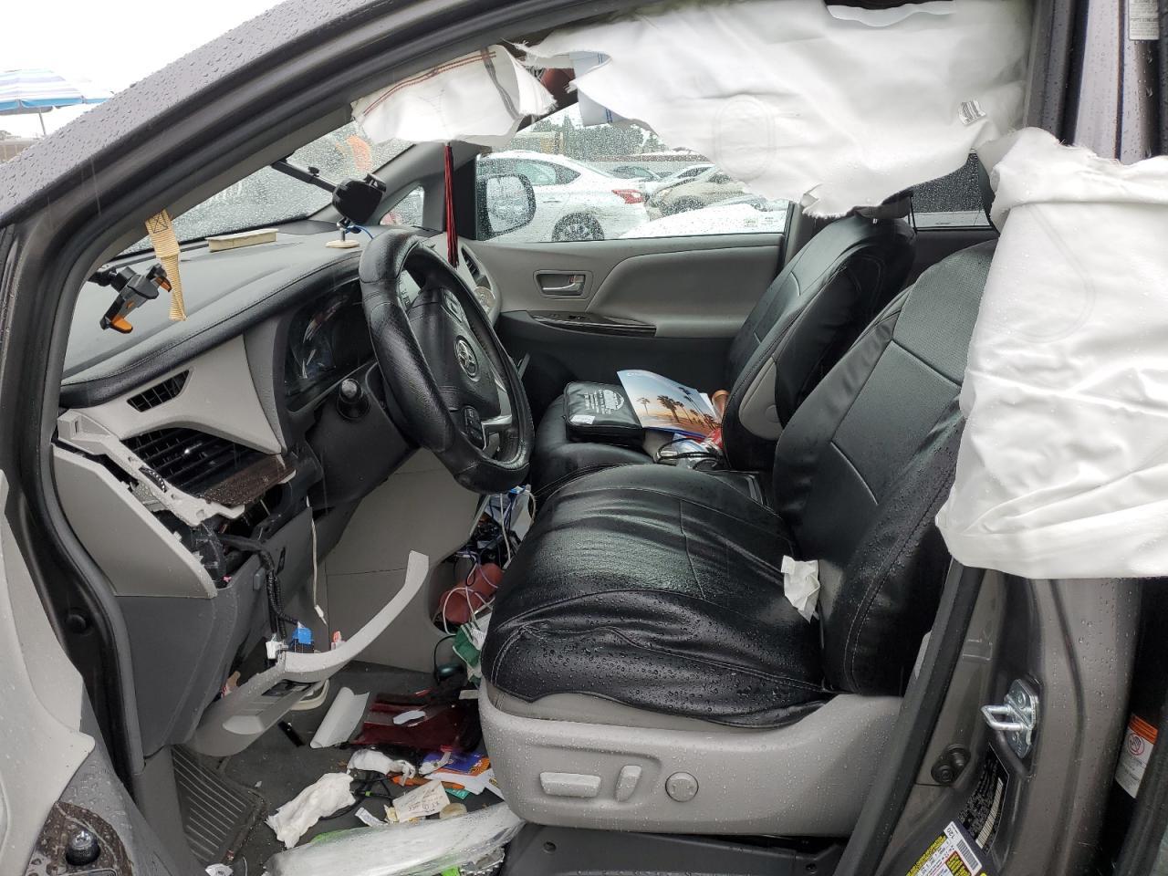2018 Toyota Sienna Xle - Image 7