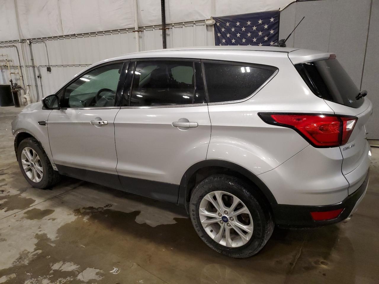 2019 Ford Escape Se - Фото 2