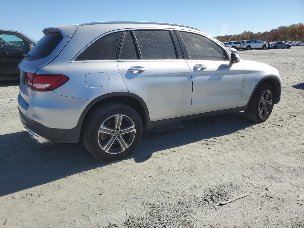 2017 Mercedes-Benz Glc 300 4Matic - Image 3