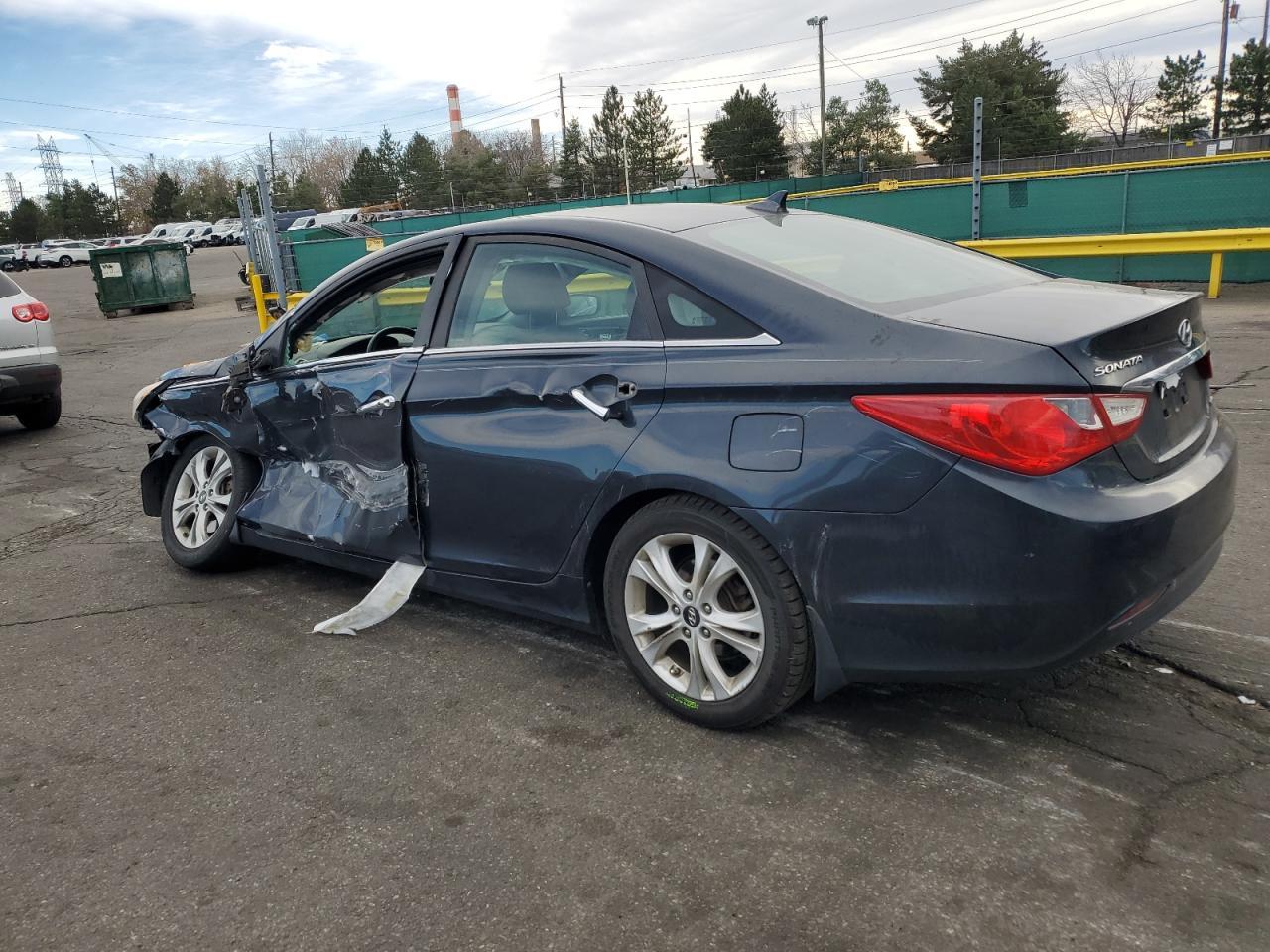 2011 Hyundai Sonata Se - Image 2