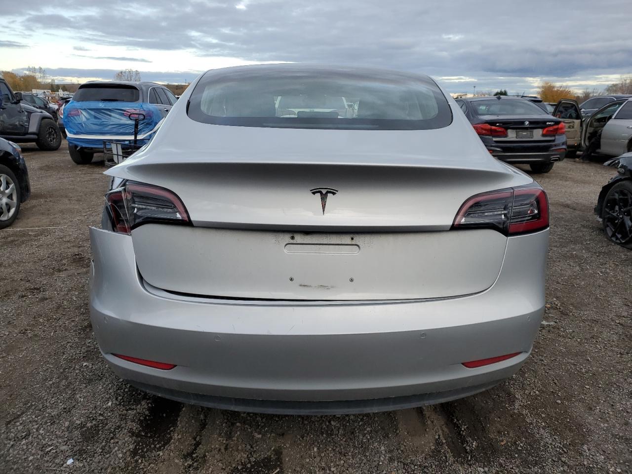 2018 Tesla Model 3 - Фото 6