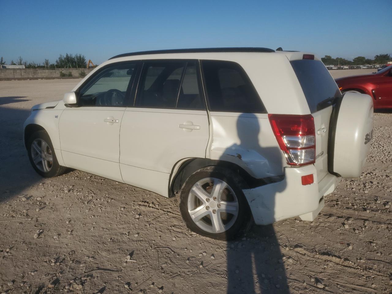 2007 Suzuki Grand Vitara Luxury - Image 2