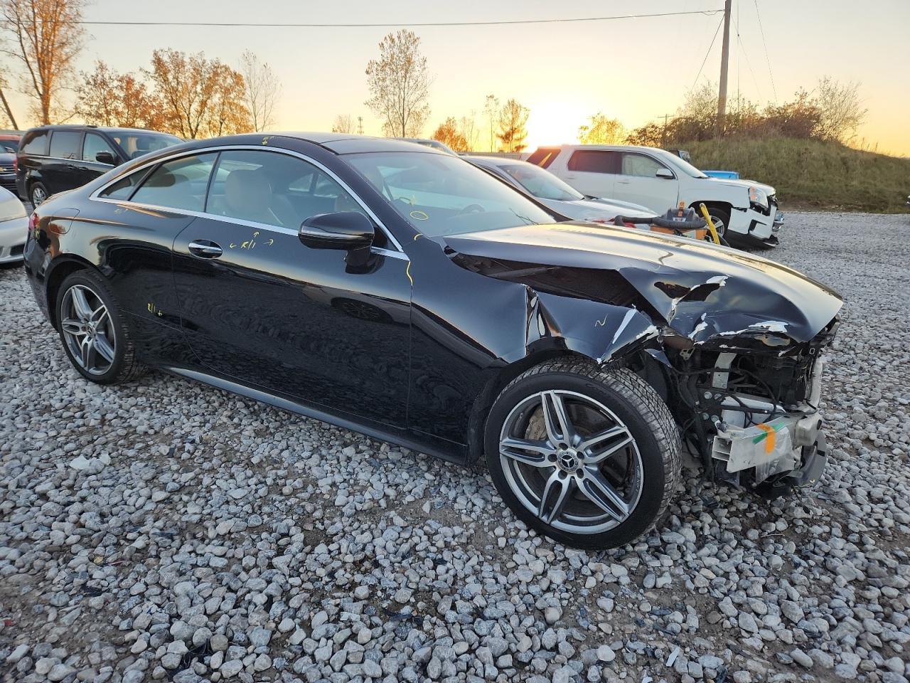2018 Mercedes-Benz E 400 4Matic - Фото 4