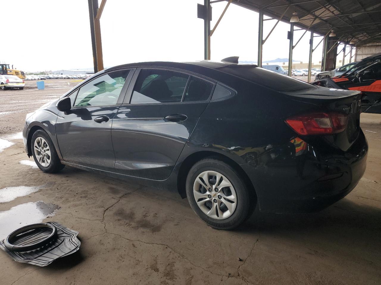 2019 Chevrolet Cruze Ls - Фото 2