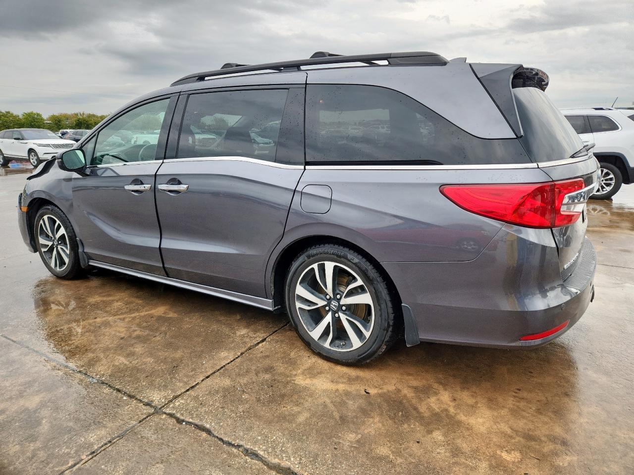 2018 Honda Odyssey Elite - Image 2