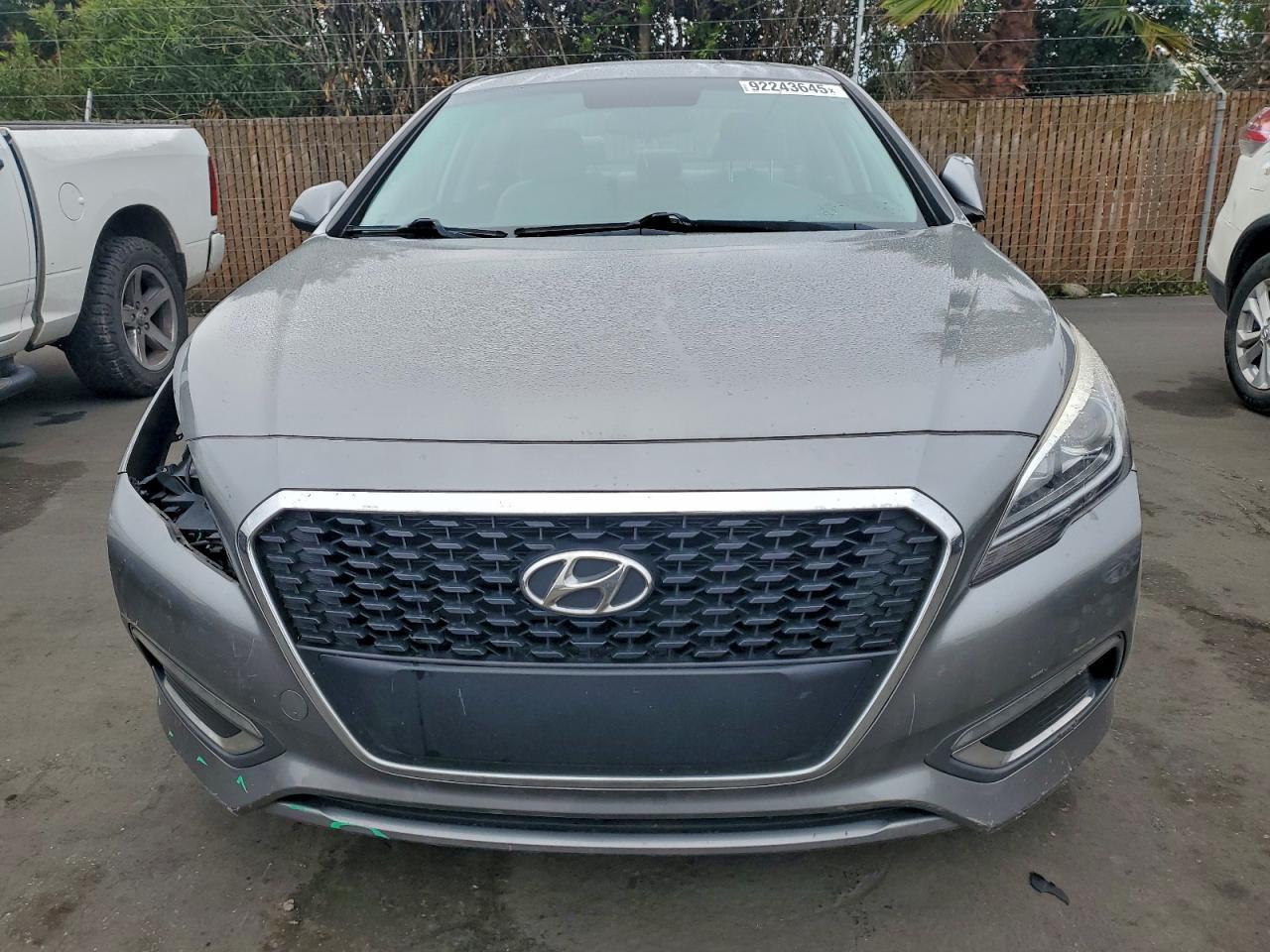 2017 Hyundai Sonata Hybrid - Image 5