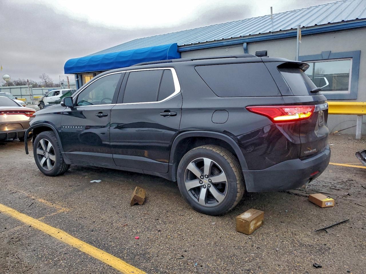 2021 Chevrolet Traverse Lt - Фото 2