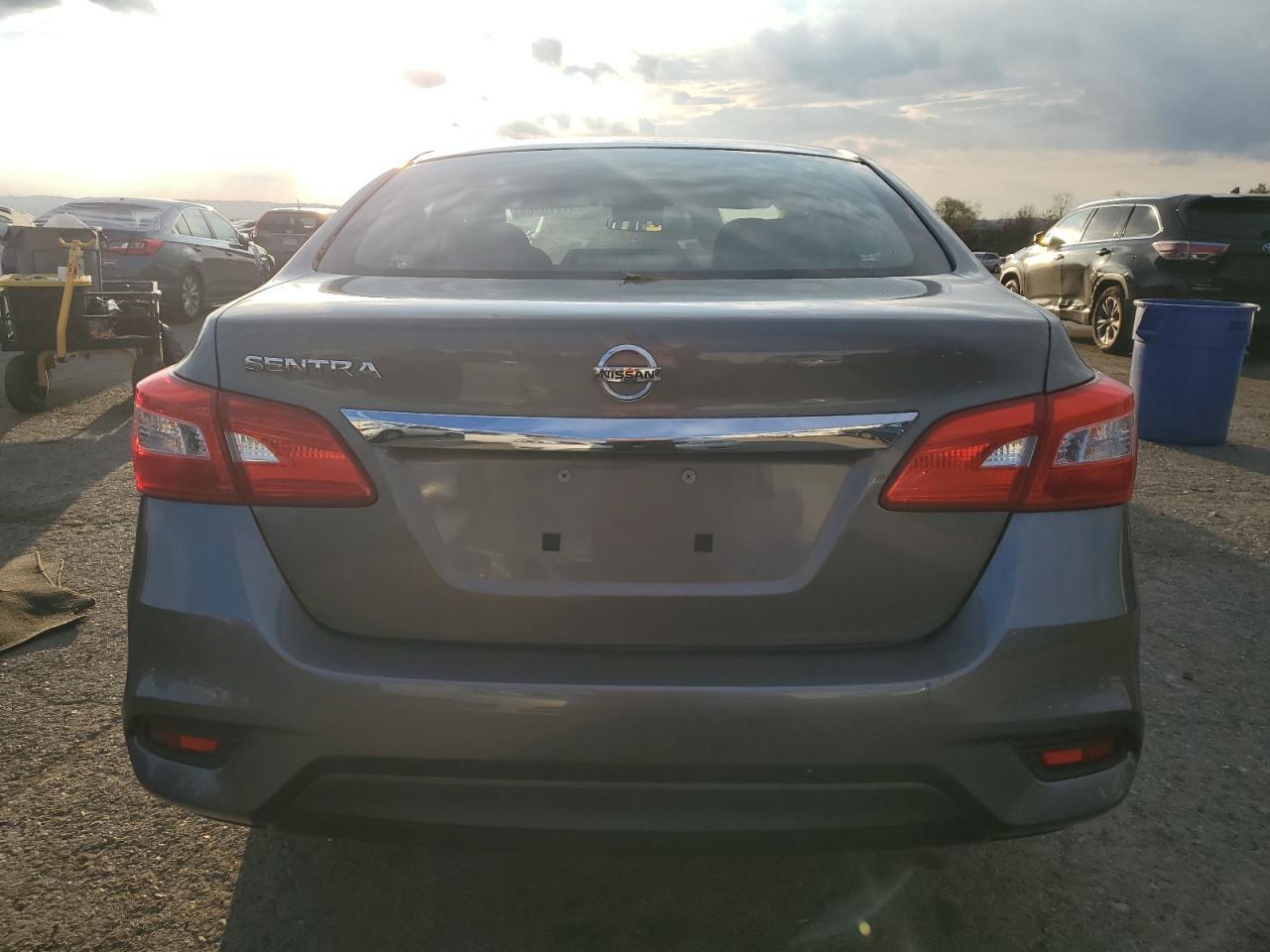 2016 Nissan Sentra S - Image 6