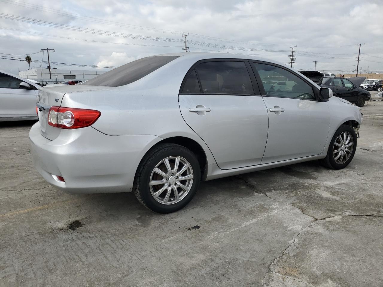 2012 Toyota Corolla Base - Фото 3