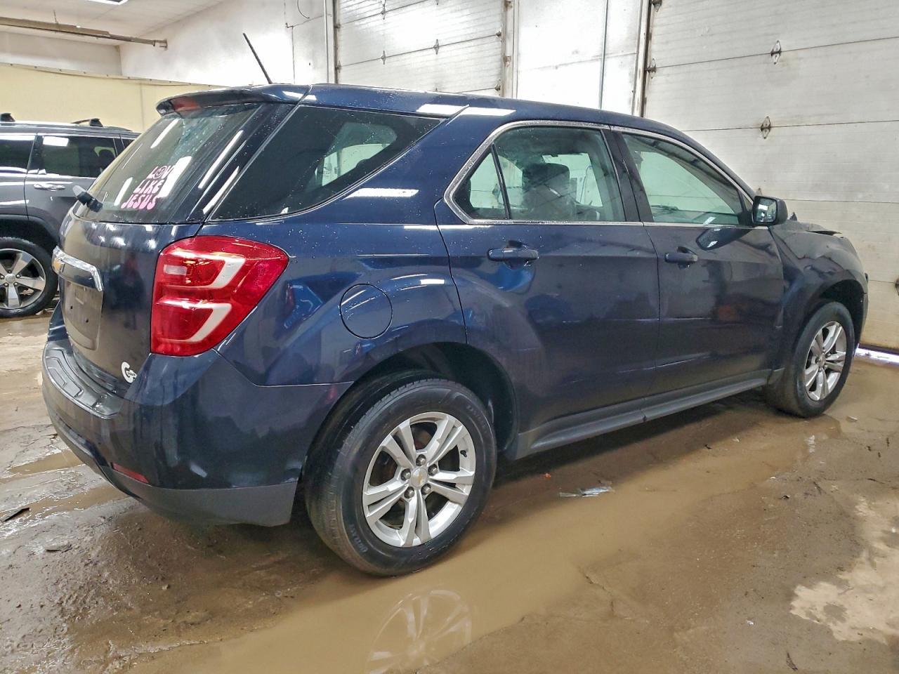 2017 Chevrolet Equinox Ls - Image 3
