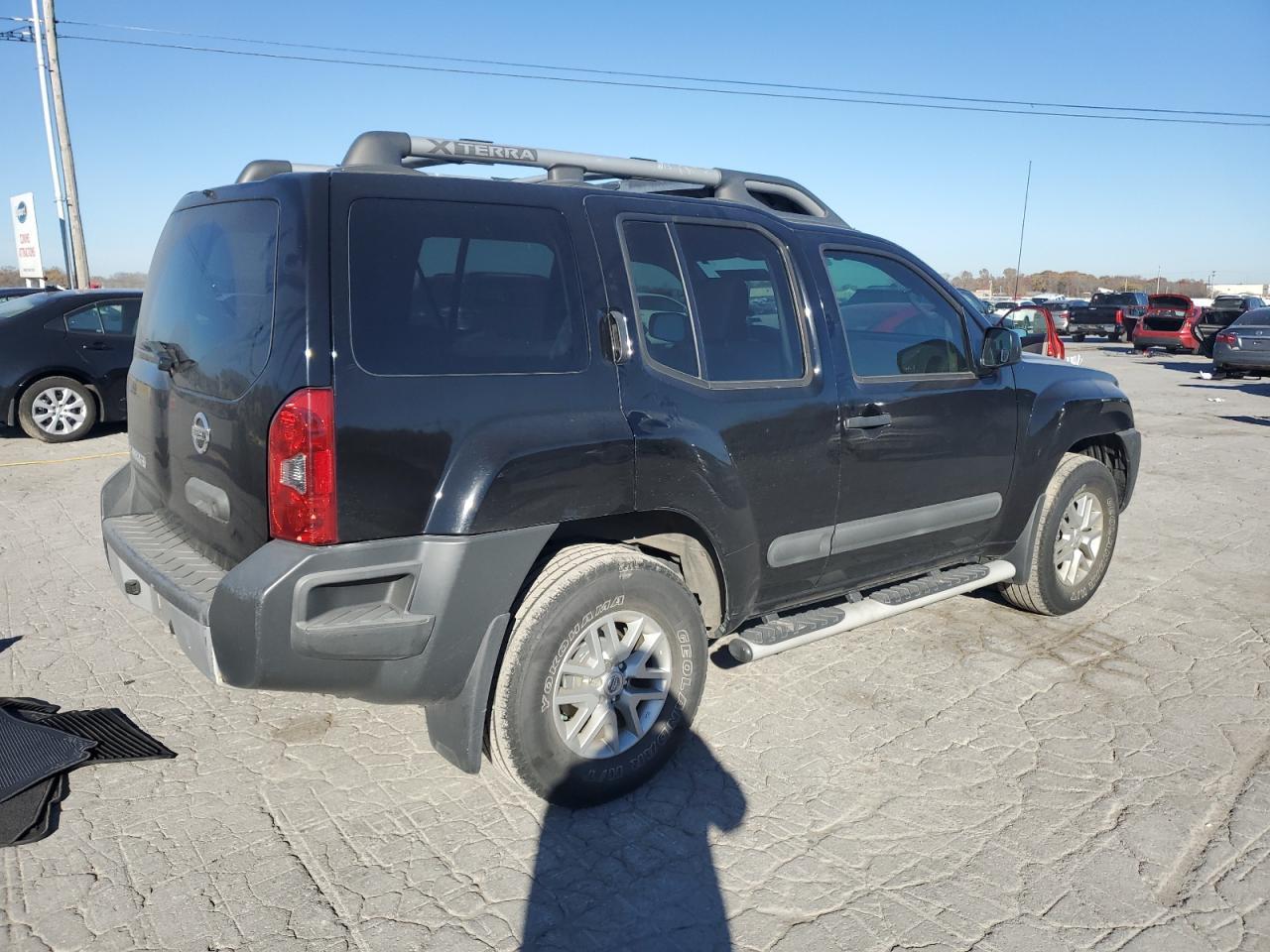 2015 Nissan Xterra X - Image 3