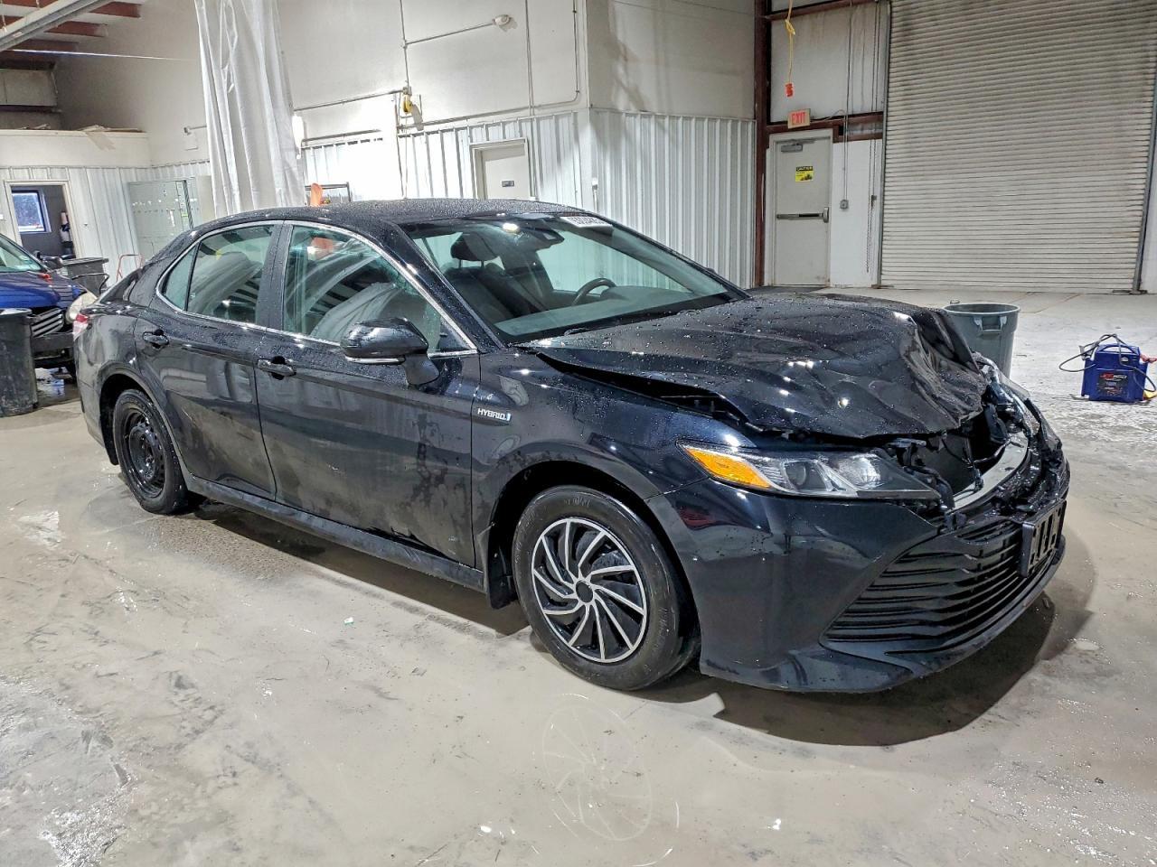 2020 Toyota Camry Le - Image 4