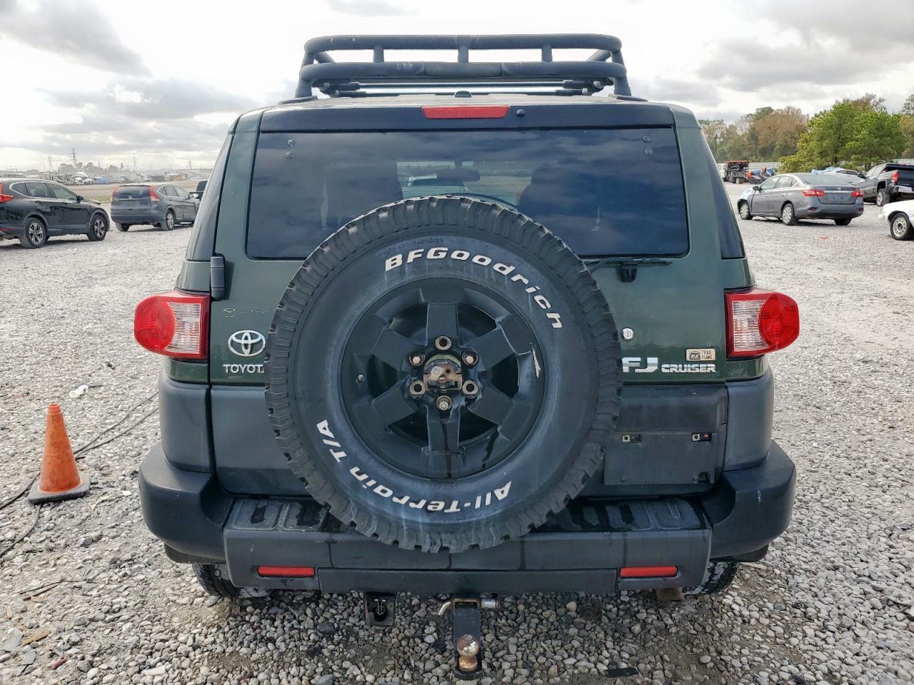 2011 Toyota Fj Cruiser - Image 6