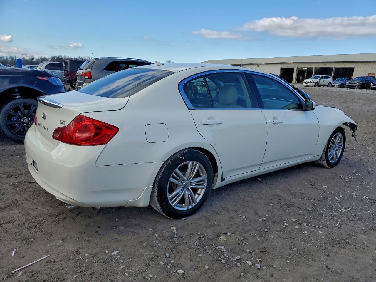 2011 Infiniti G25 Base - Фото 3