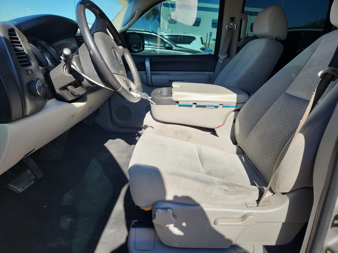 2007 Chevrolet Silverado C1500 Crew Cab - Image 7