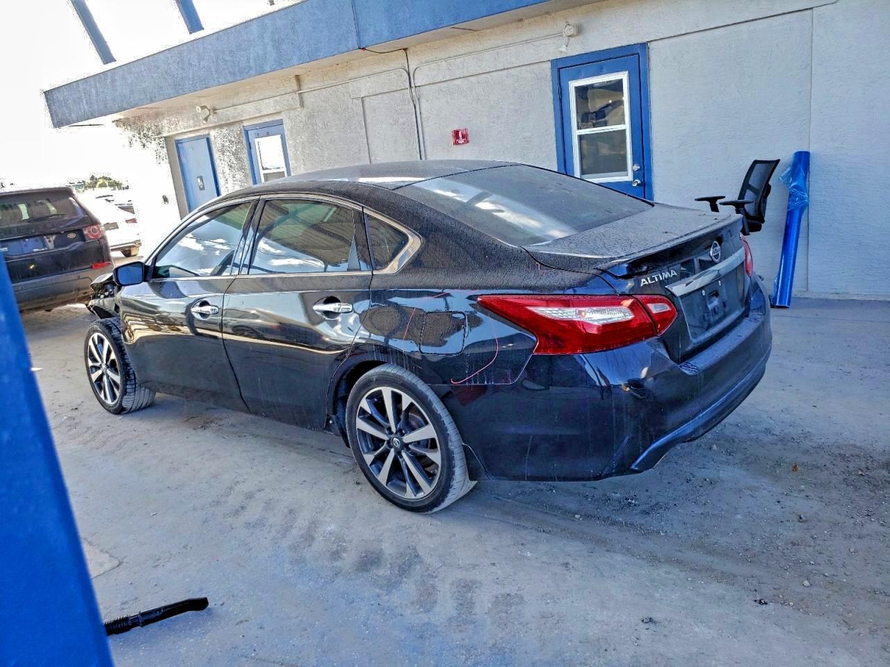 2016 Nissan Altima 2.5 - Фото 2