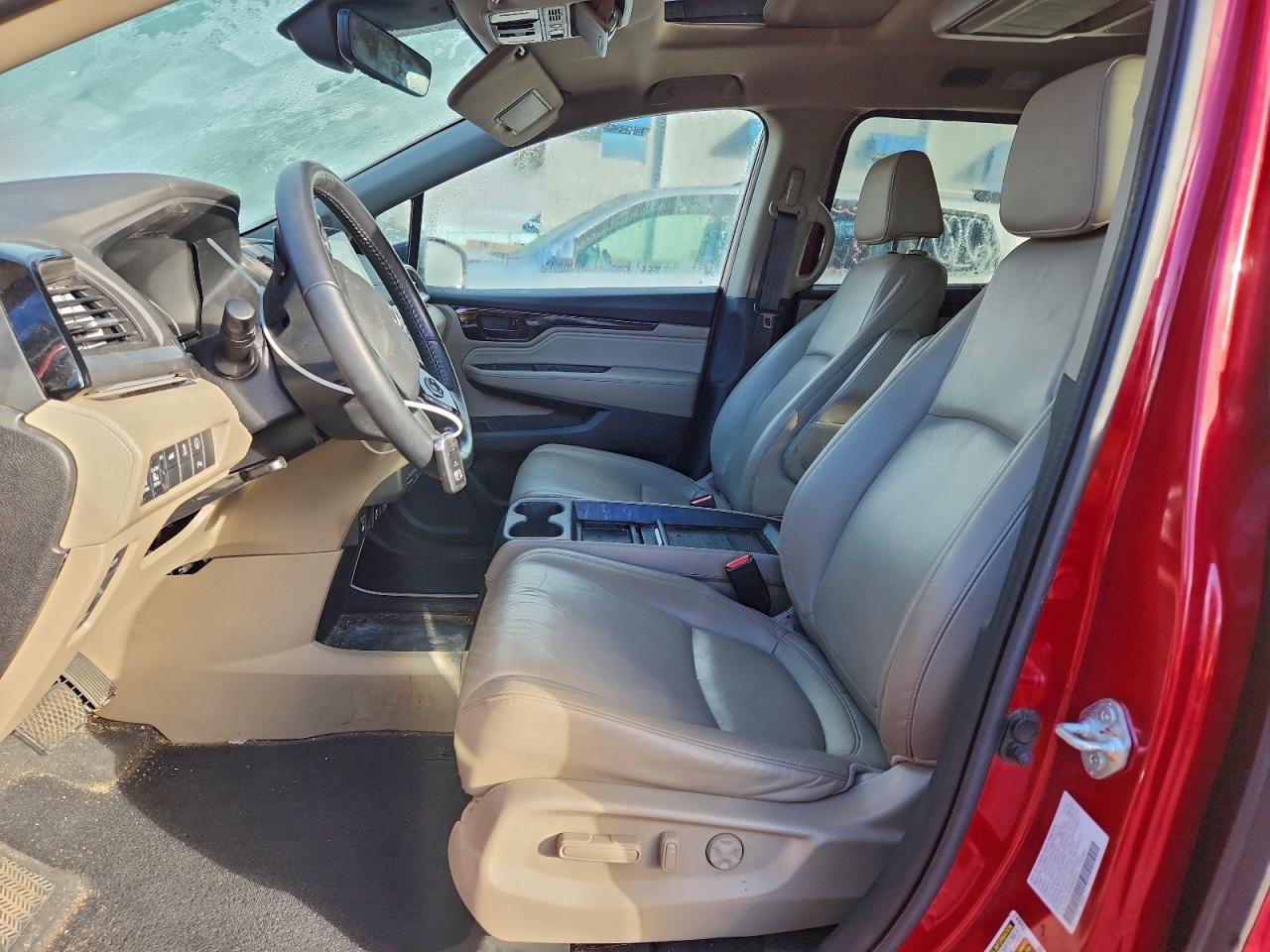 2024 Honda Odyssey Touring - Image 7