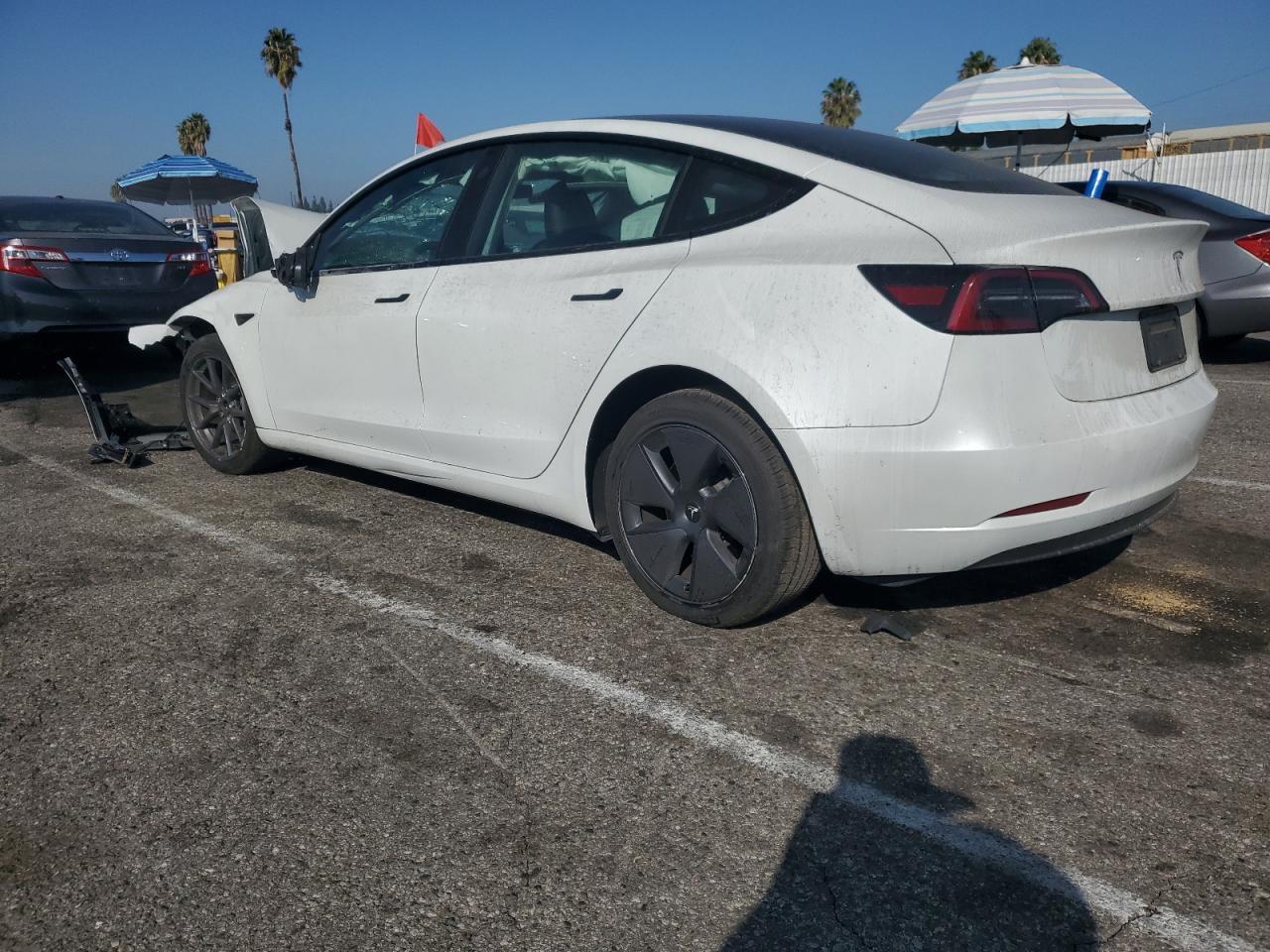 2023 Tesla Model 3 - Фото 2