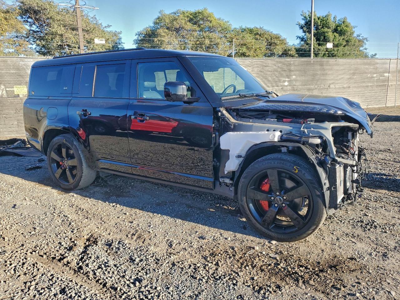 2023 Land Rover Defender 130 X - Фото 4
