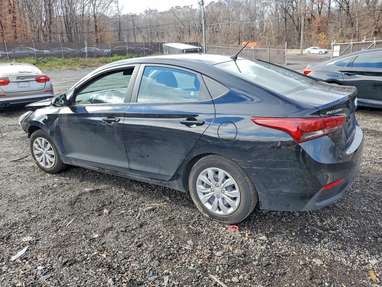 2022 Hyundai Accent Se - Фото 2