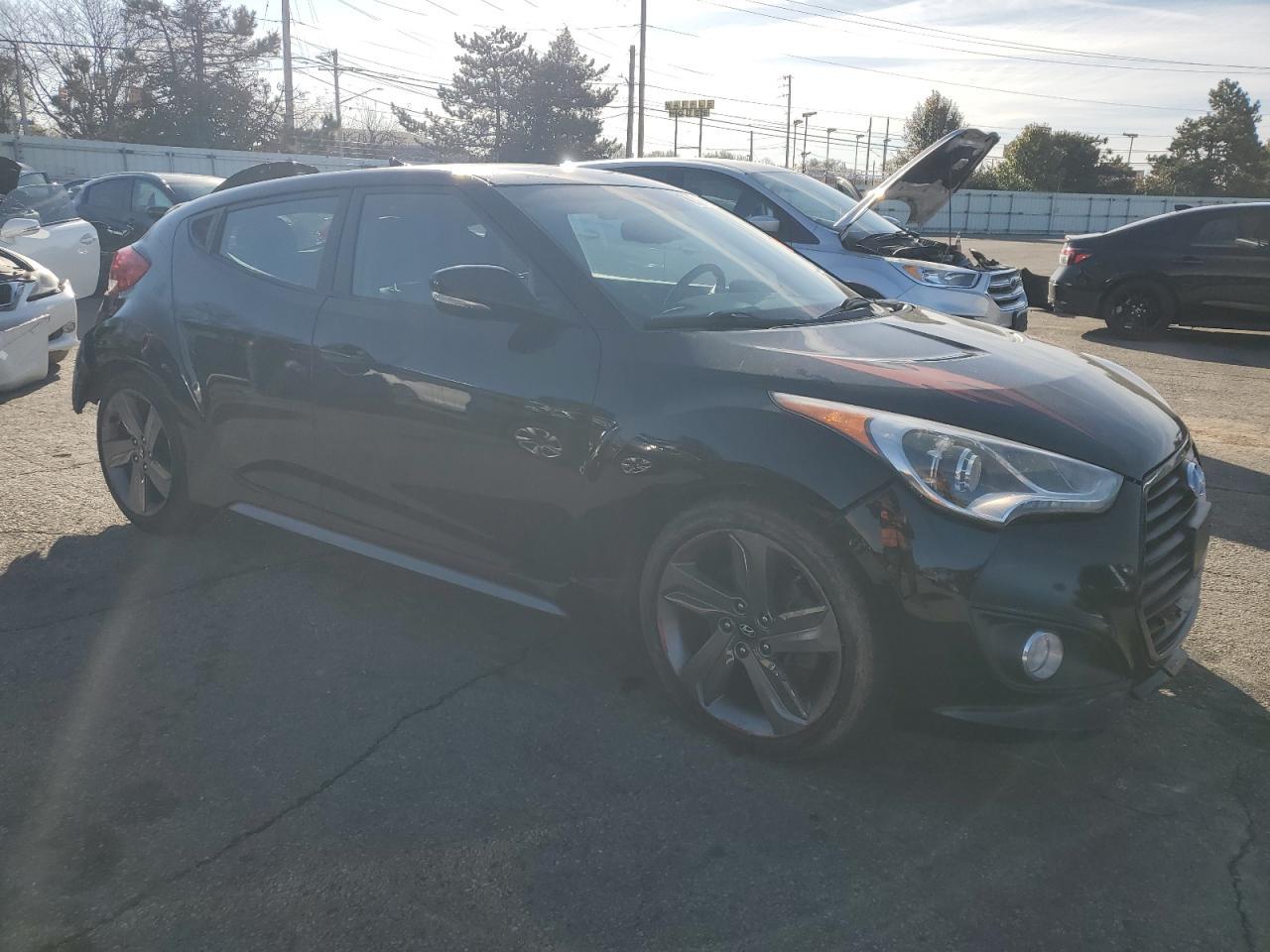 2015 Hyundai Veloster Turbo - Image 4