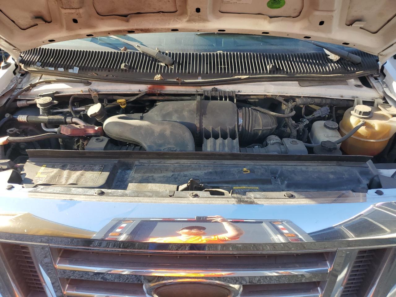 2016 Ford Econoline E450 Super Duty Cutaway Van - Image 7