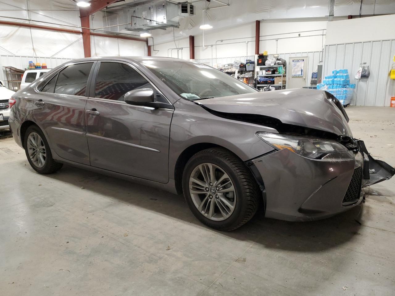 2016 Toyota Camry Le - Фото 4