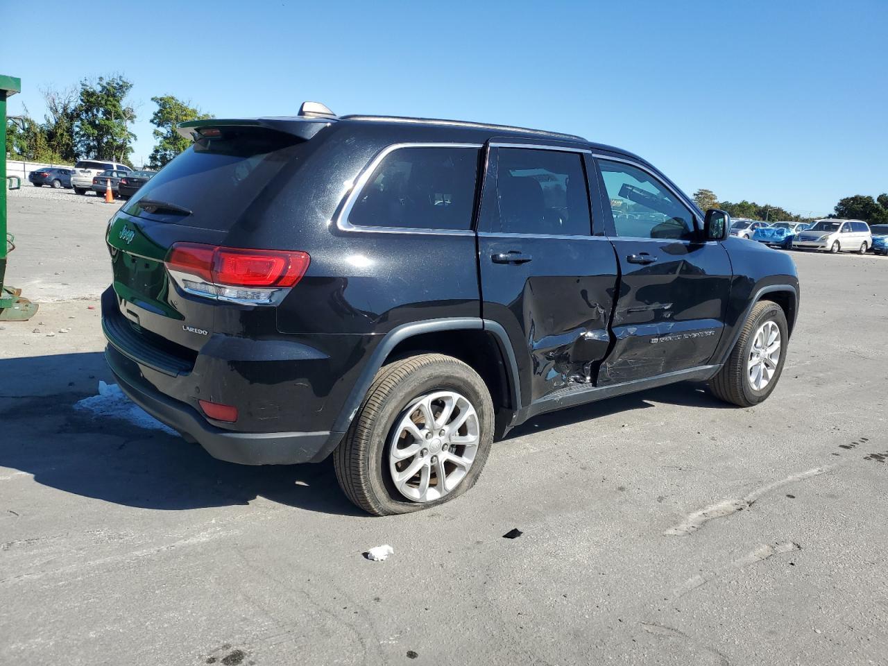 2022 Jeep Grand Cherokee Laredo E - Фото 3