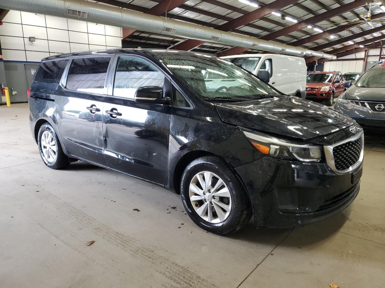2017 Kia Sedona L - Image 4