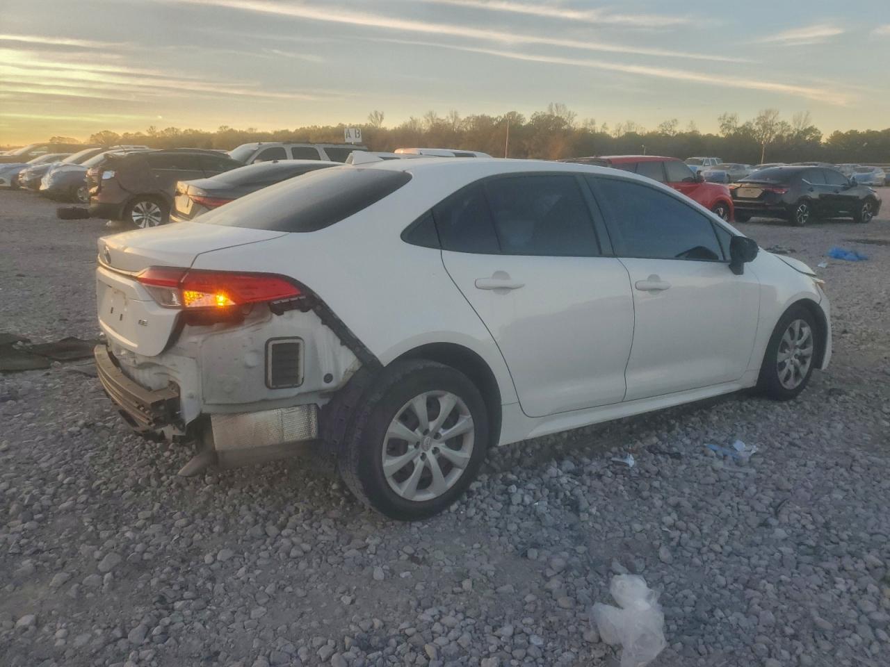 2022 Toyota Corolla Le - Image 3