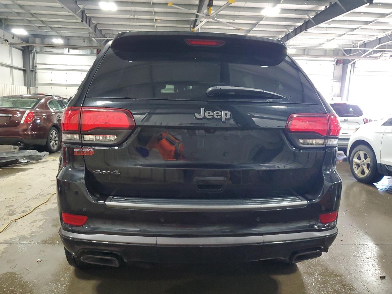 2020 Jeep Grand Cherokee Overland - Image 6