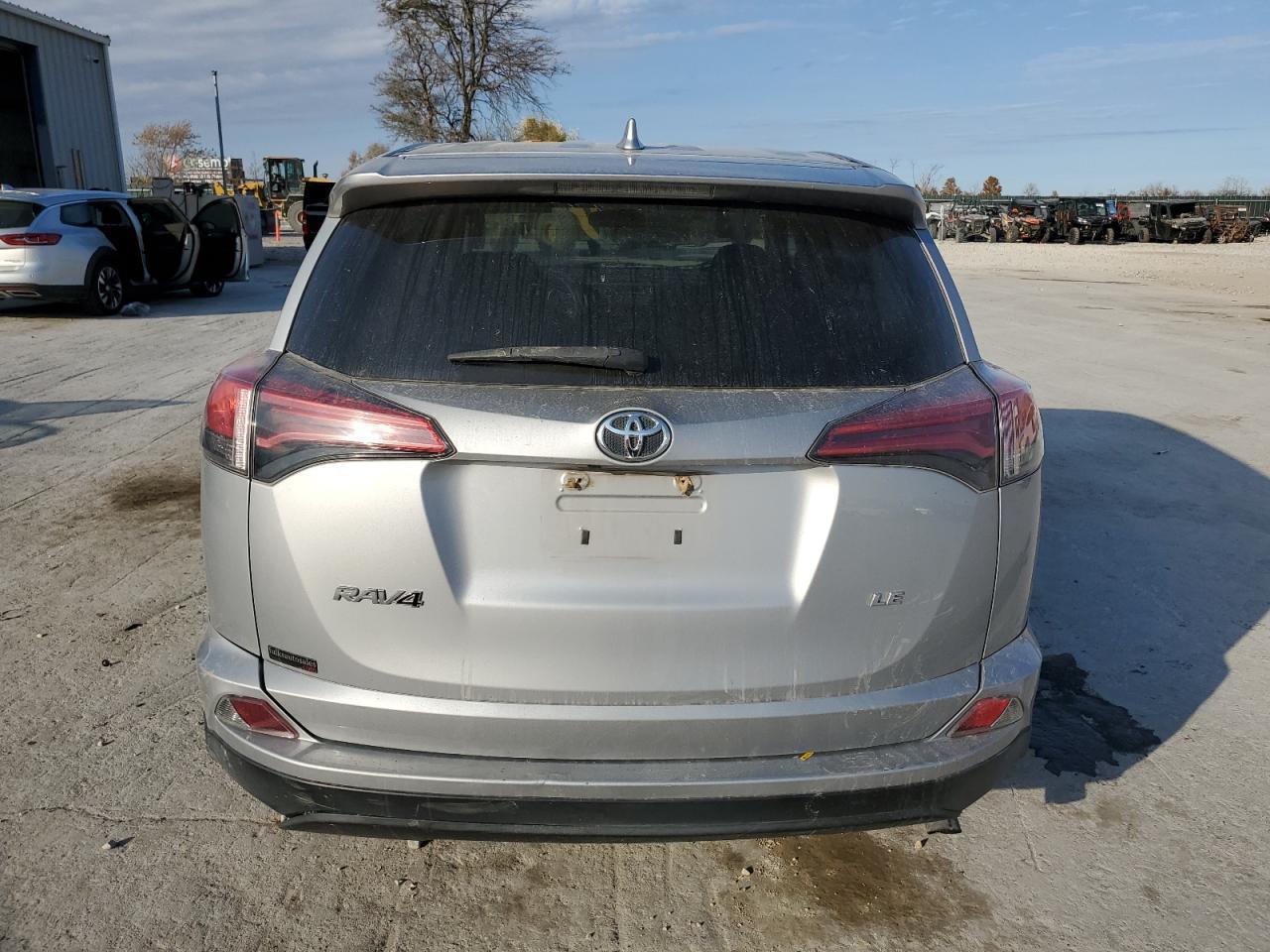 2018 Toyota Rav4 Le - Фото 6