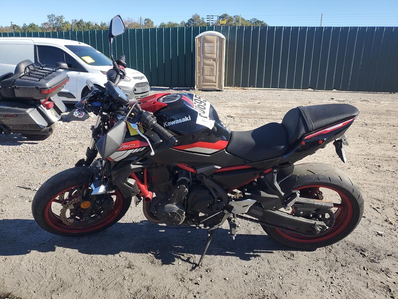 2024 Kawasaki Er650 N - Фото 3