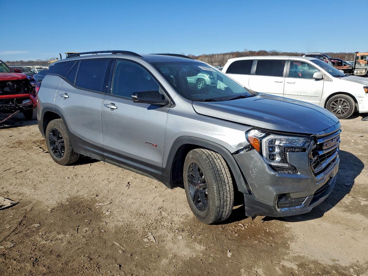 2023 GMC Terrain At4 - Фото 4