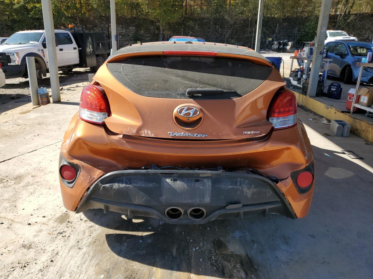 2016 Hyundai Veloster - Фото 6