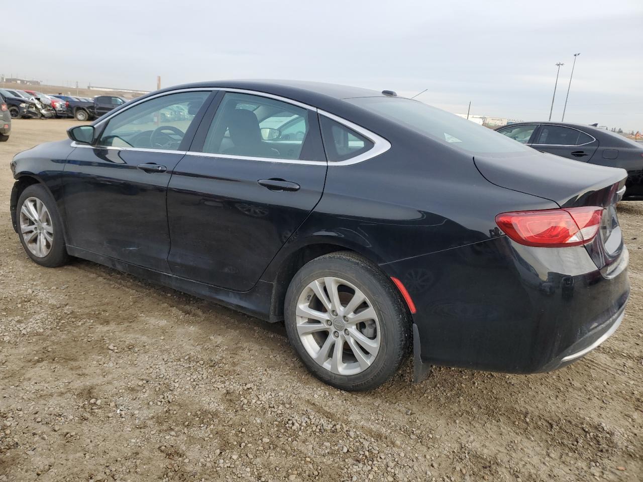 2016 Chrysler 200 Limited - Фото 2