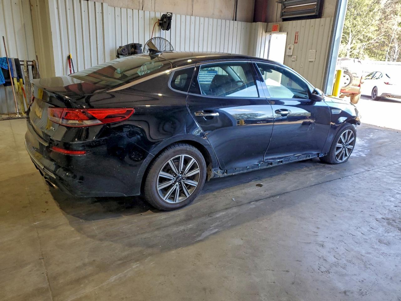 2020 Kia Optima Ex - Image 3